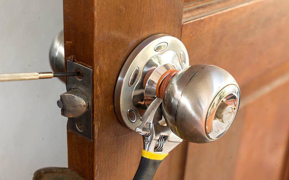 ouverture de porte claquée serrurier Presles